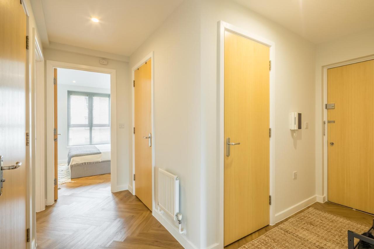 Executive 2Br Apartment Next To Station + Parking CBG Dış mekan fotoğraf