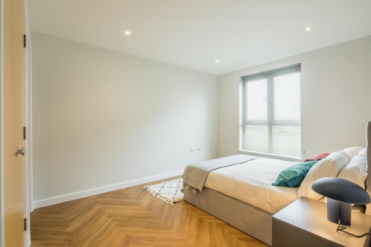 Executive 2Br Apartment Next To Station + Parking CBG Dış mekan fotoğraf
